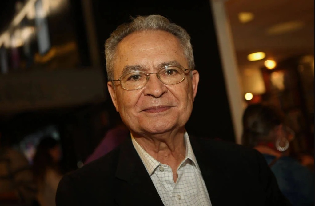 Sinval de Itacarambi Leão (1943-2024)