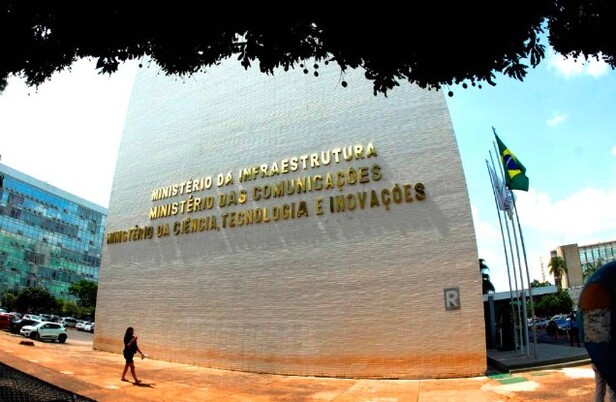 Acordo que entregou Ministério das Comunicações ao União Brasil é criticado por parte da esquerda