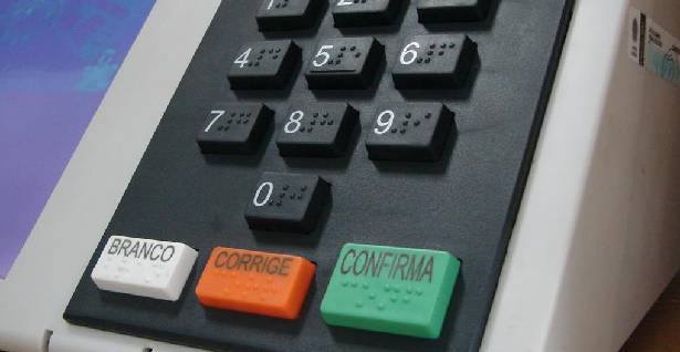 Brasileiros vão às urnas em 2022